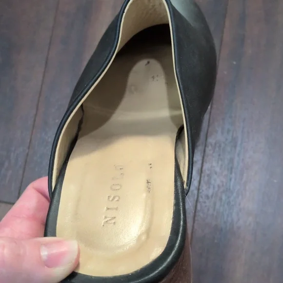 Nisolo All Day Heeled Mule - Picture 7 of 9